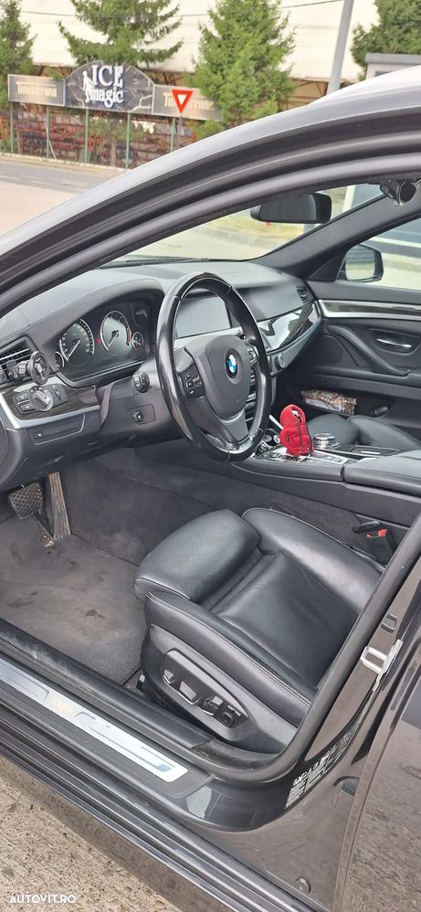 BMW Seria 5 520d Touring Aut. Luxury Line - 11