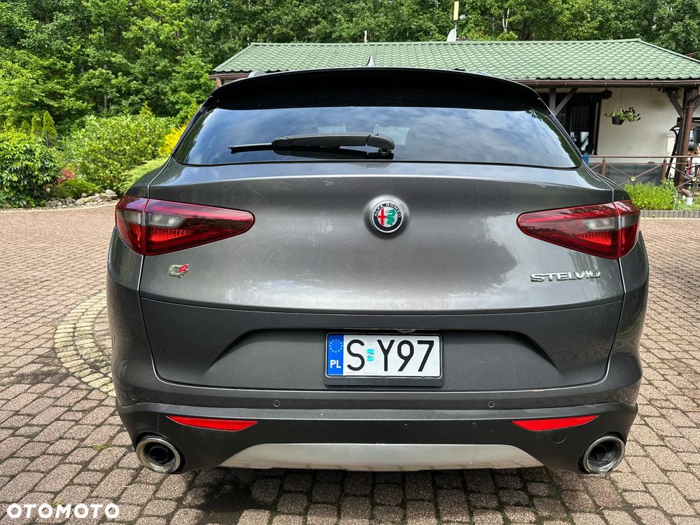 Alfa Romeo Stelvio 2.0 Turbo 16V AT8-Q4 Super - 4