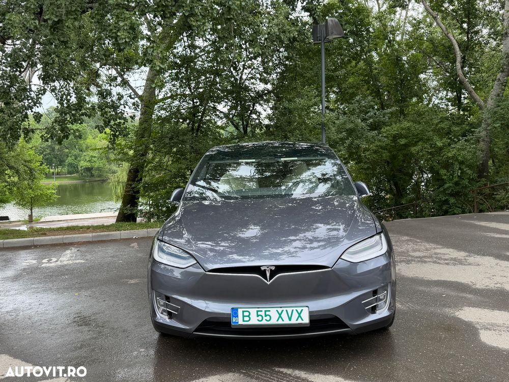 Tesla Model X - 19