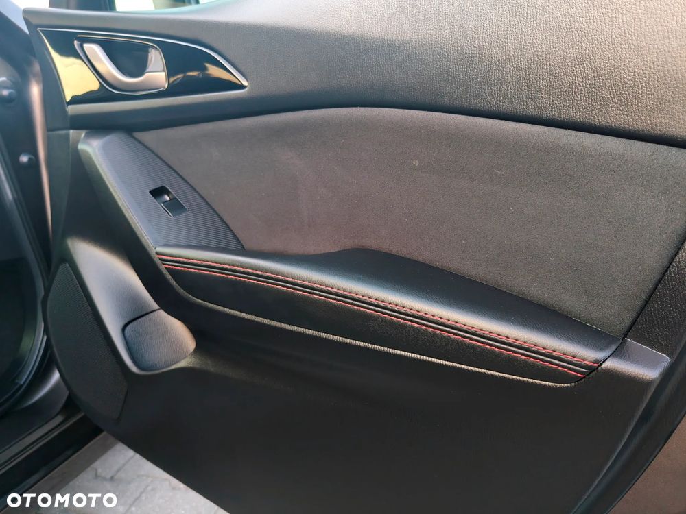Mazda 3 SKYACTIV-G 120 NAKAMA - 28