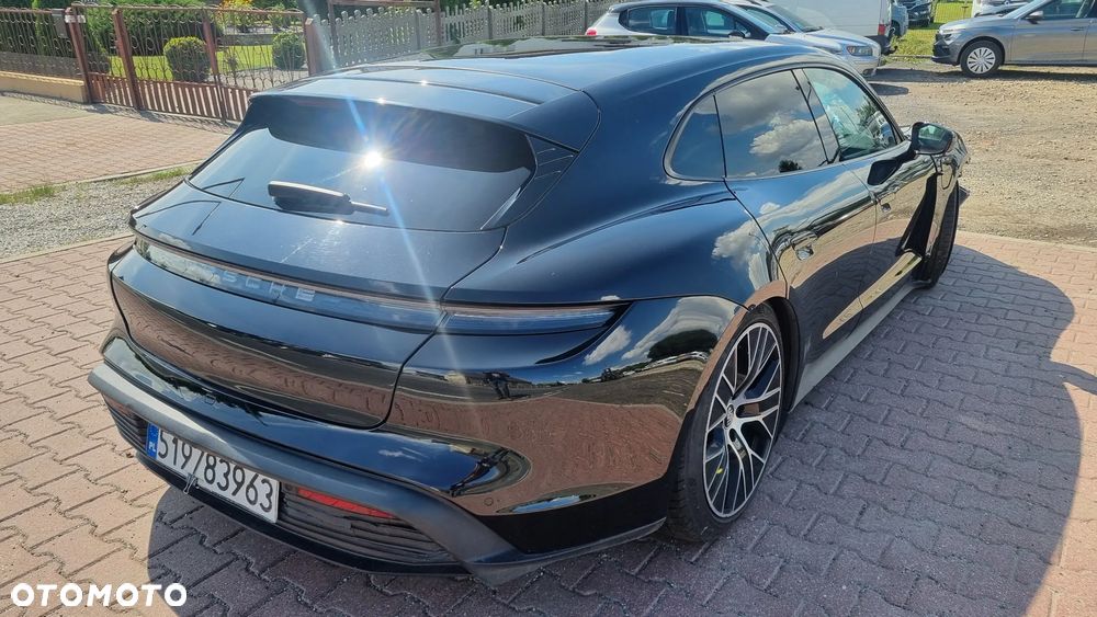 Porsche Taycan Performance Plus - 14