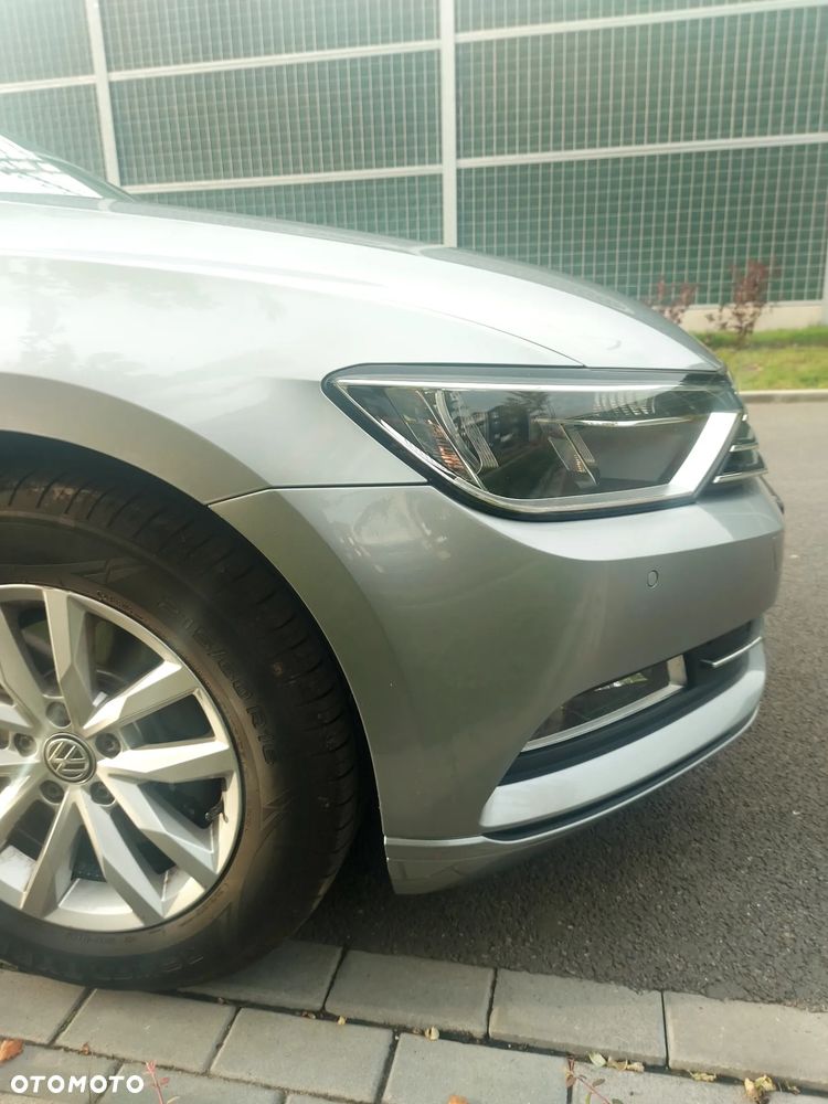 Volkswagen Passat - 4