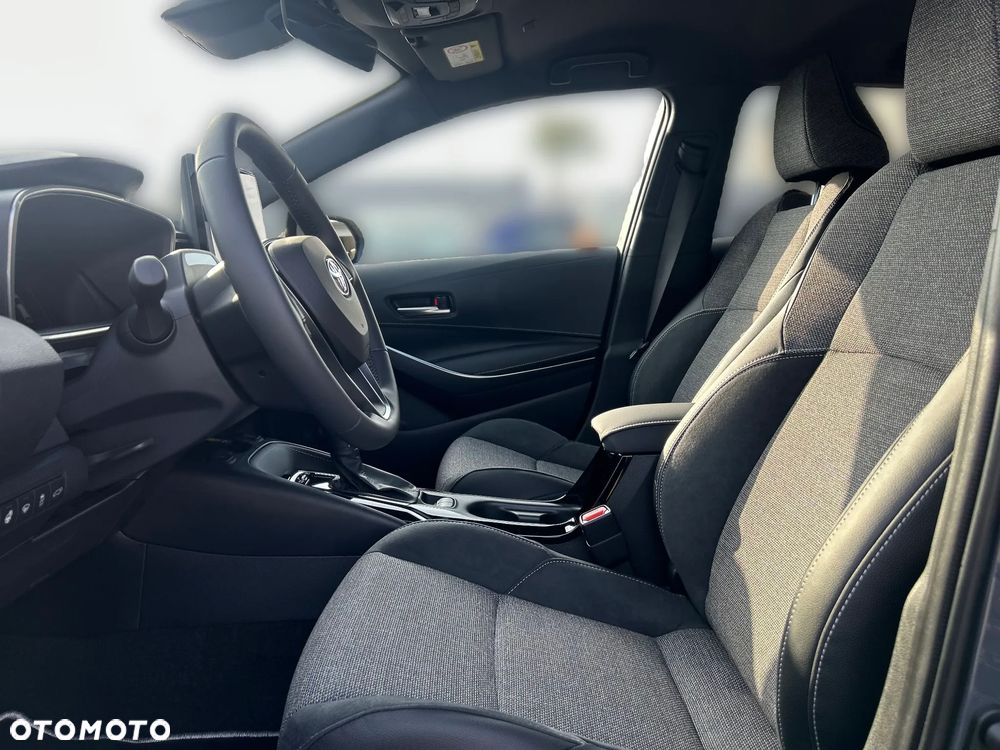 Toyota Corolla 1.8 Hybrid Style - 17