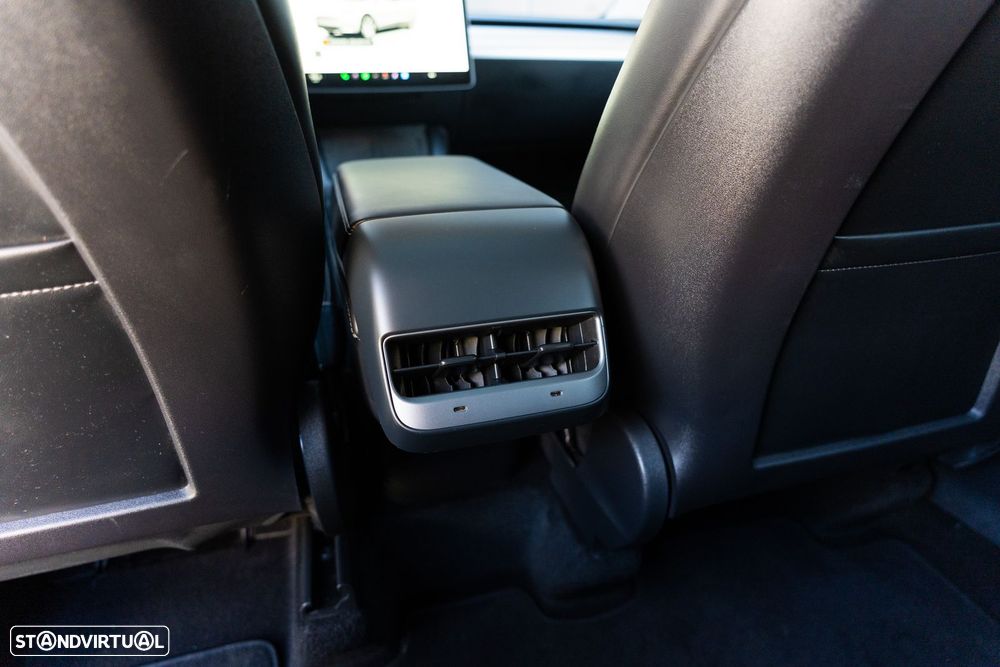 Tesla Model Y Long Range Dual Motor AWD - 25