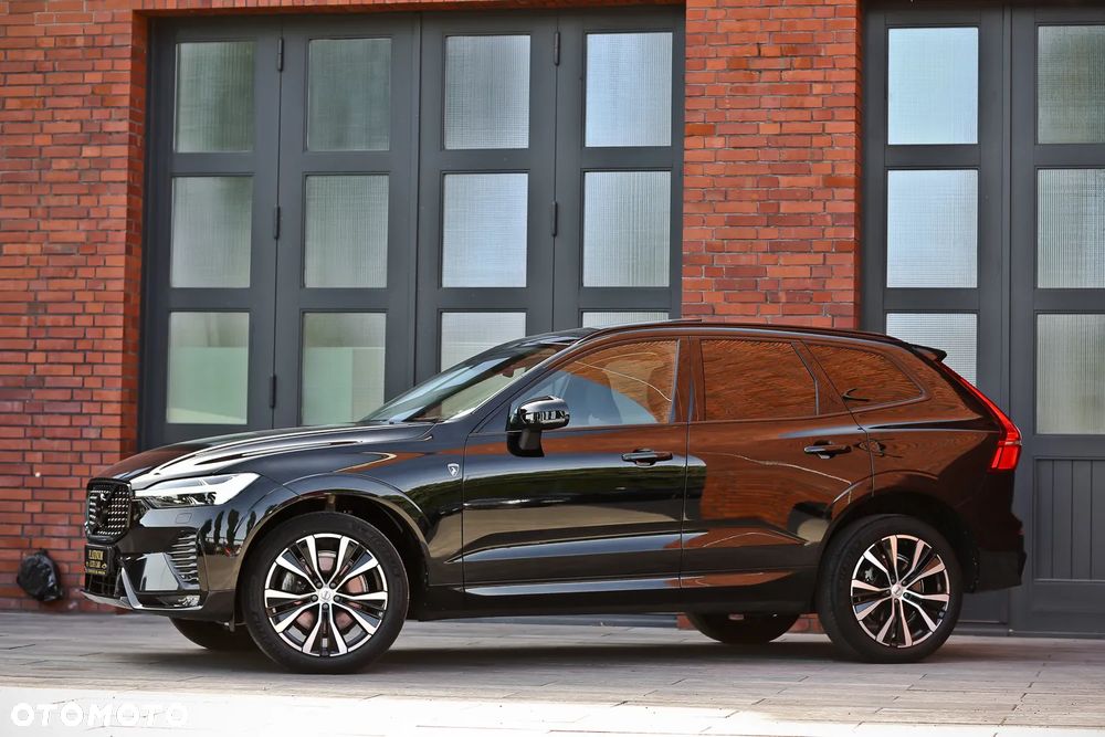 Volvo XC 60 B5 D AWD Ultimate Dark - 9