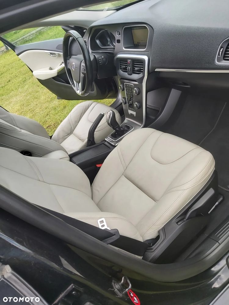 Volvo V40 D2 Summum - 22