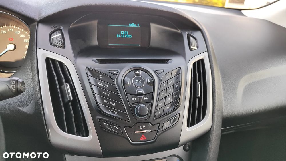 Ford Focus 1.6 Ambiente - 26