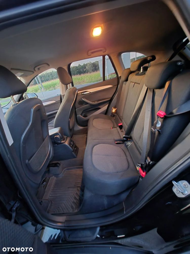 BMW X1 sDrive16d - 31