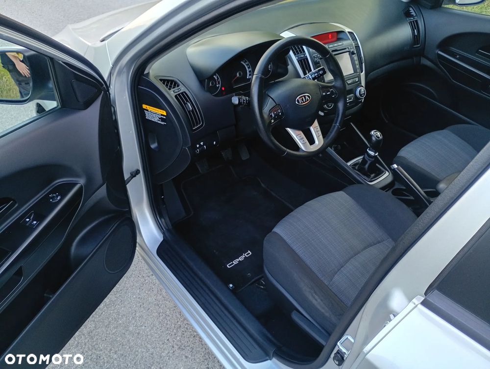 Kia Ceed - 17