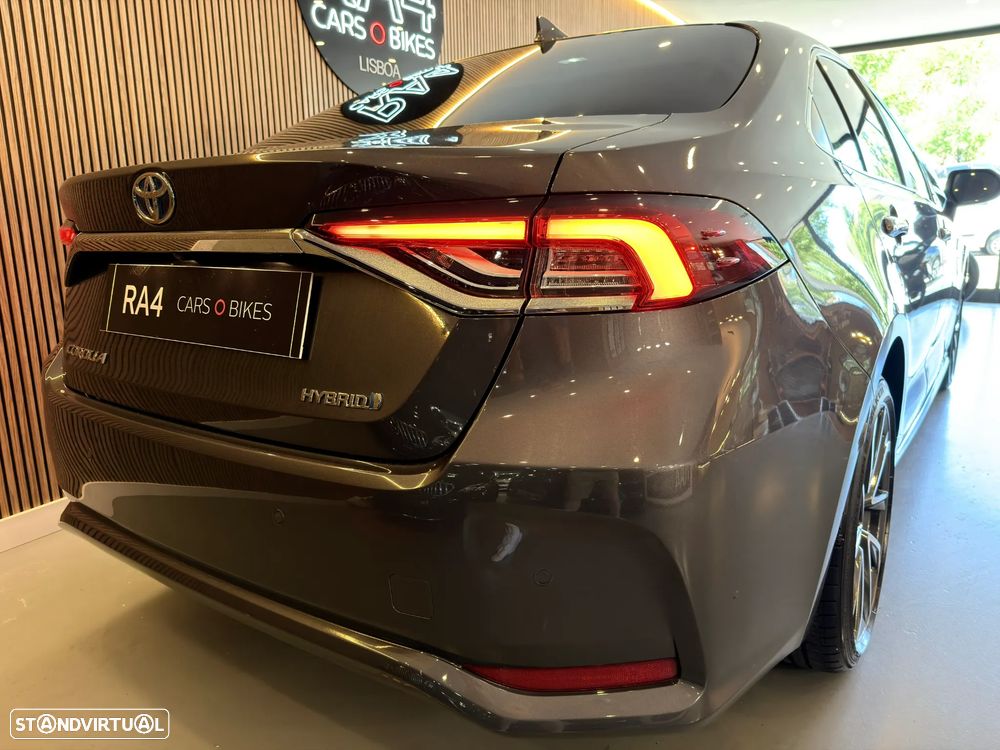Toyota Corolla SD 1.8 Hybrid Luxury - 24