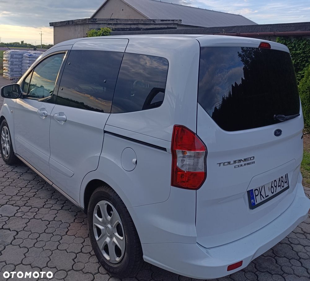 Ford Tourneo Courier 1.0 EcoBoost Ambiente - 4