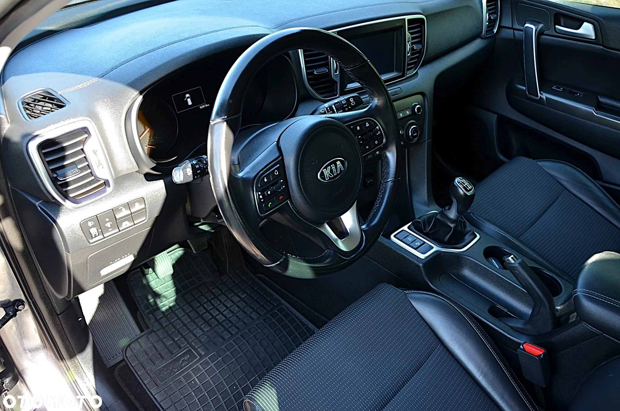 Kia Sportage 1.7 CRDI Business Line 2WD - 12