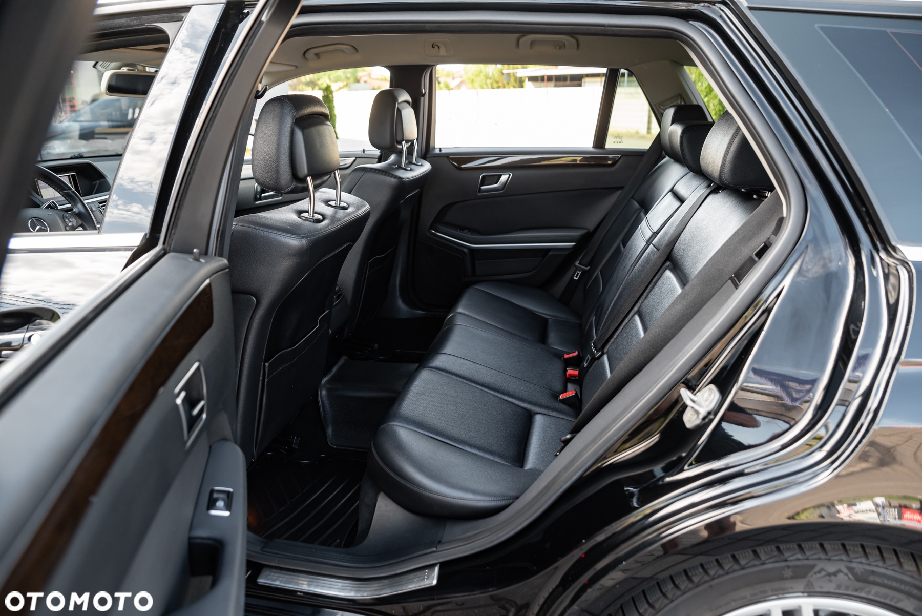 Mercedes-Benz Klasa E 300 T BlueTEC HYBRID 7G-TRONIC Avantgarde - 6