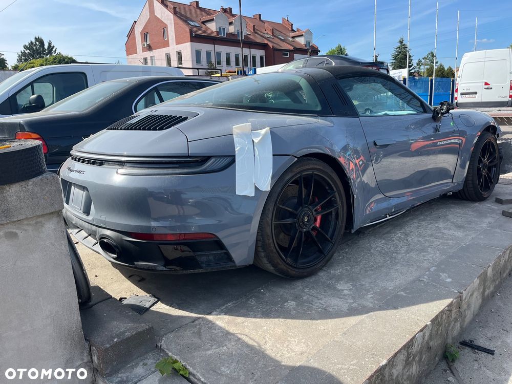 Porsche 911 Targa 4 GTS PDK - 6