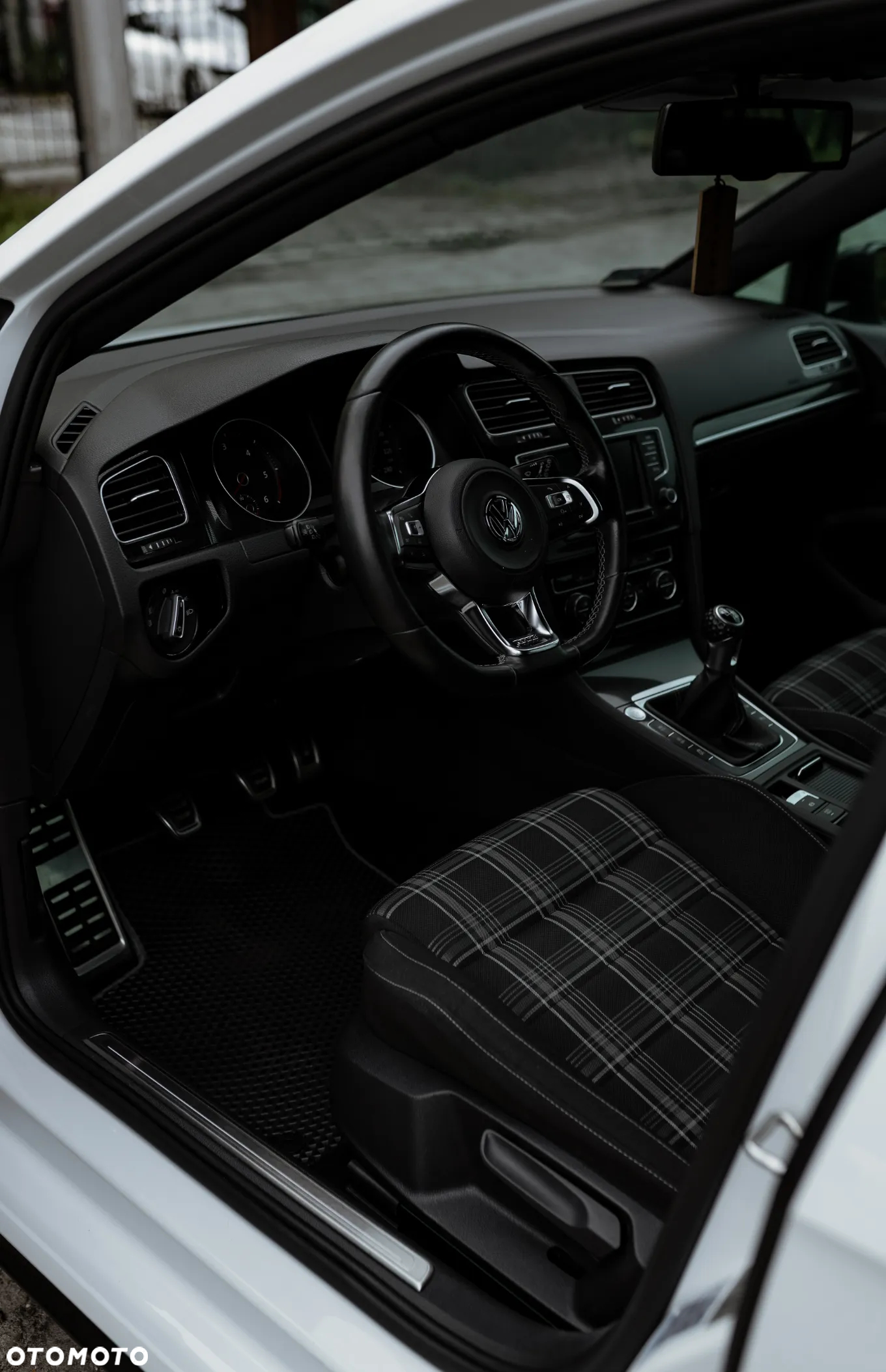 Volkswagen Golf VII 2.0 TDI BMT GTD - 23