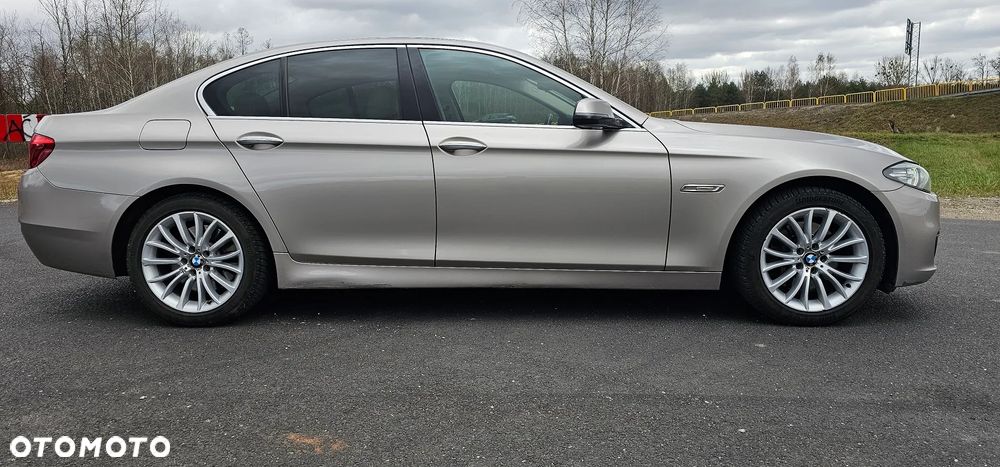 BMW Seria 5 530d xDrive Luxury Line - 7
