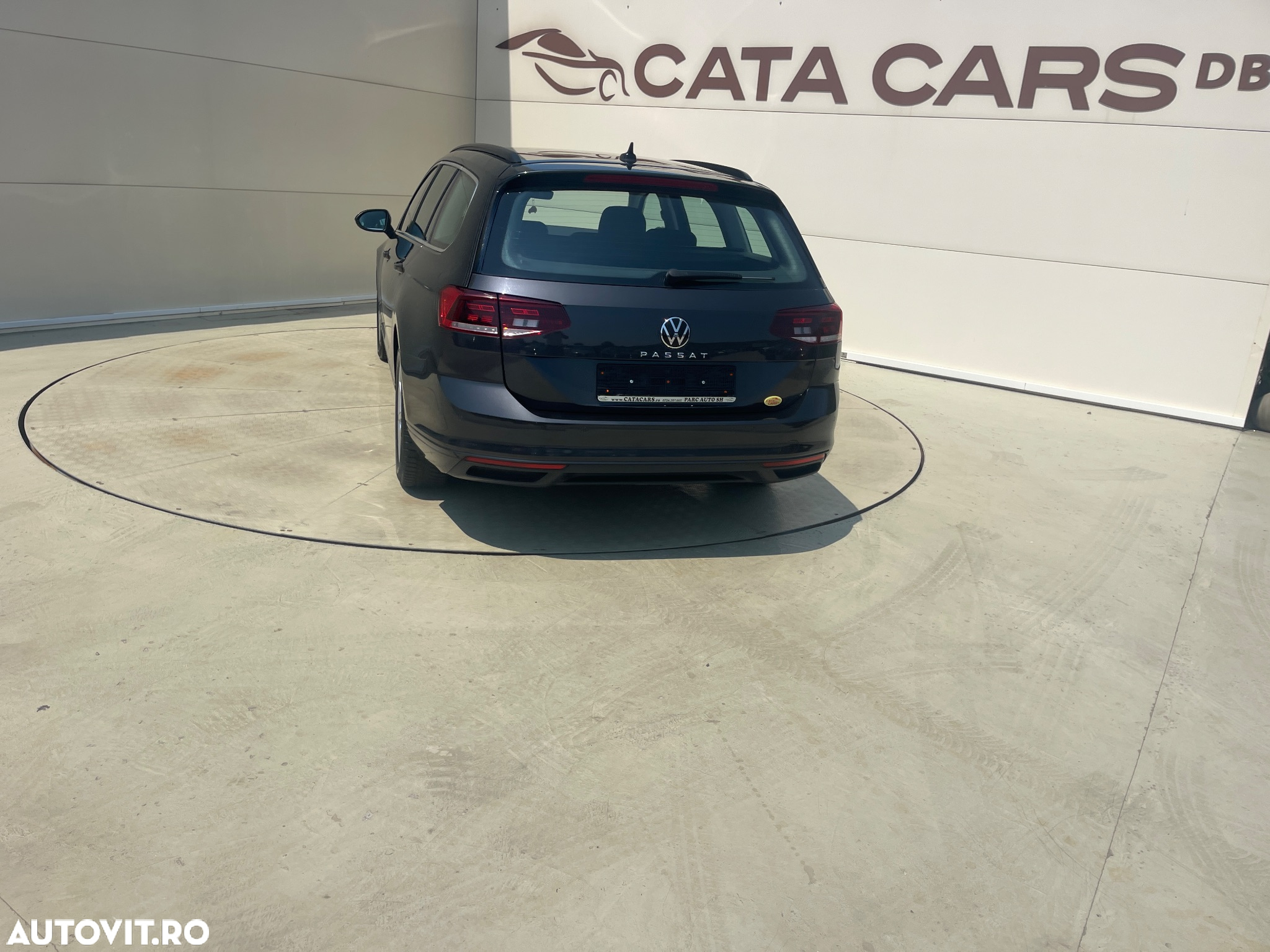 Volkswagen Passat - 12