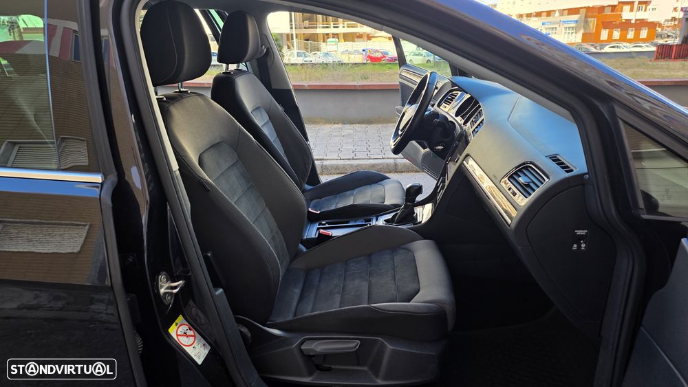 VW Golf Variant 1.6 TDi Highline DSG - 28