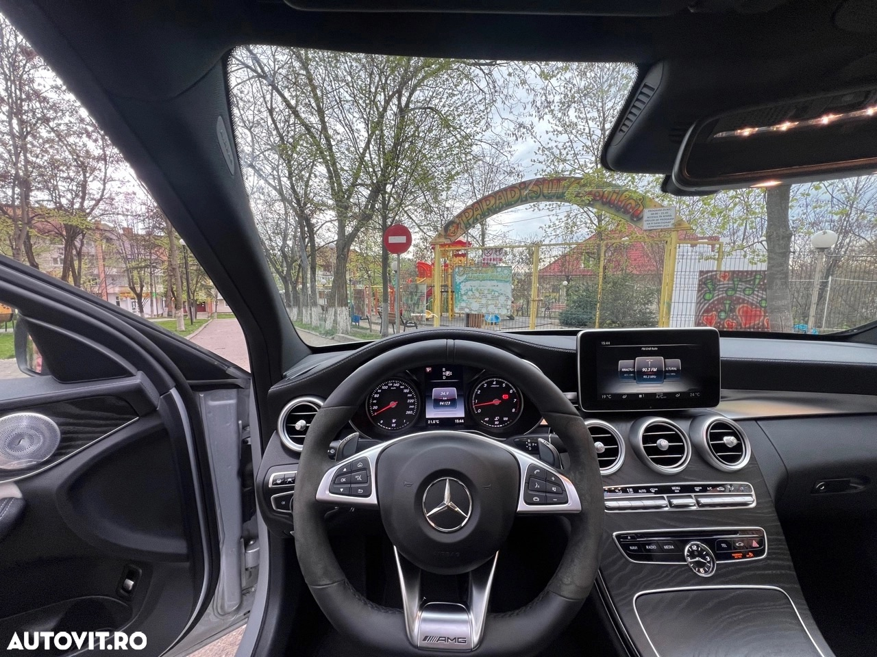 Mercedes-Benz C 400 4Matic T 7G-TRONIC AMG Line - 31
