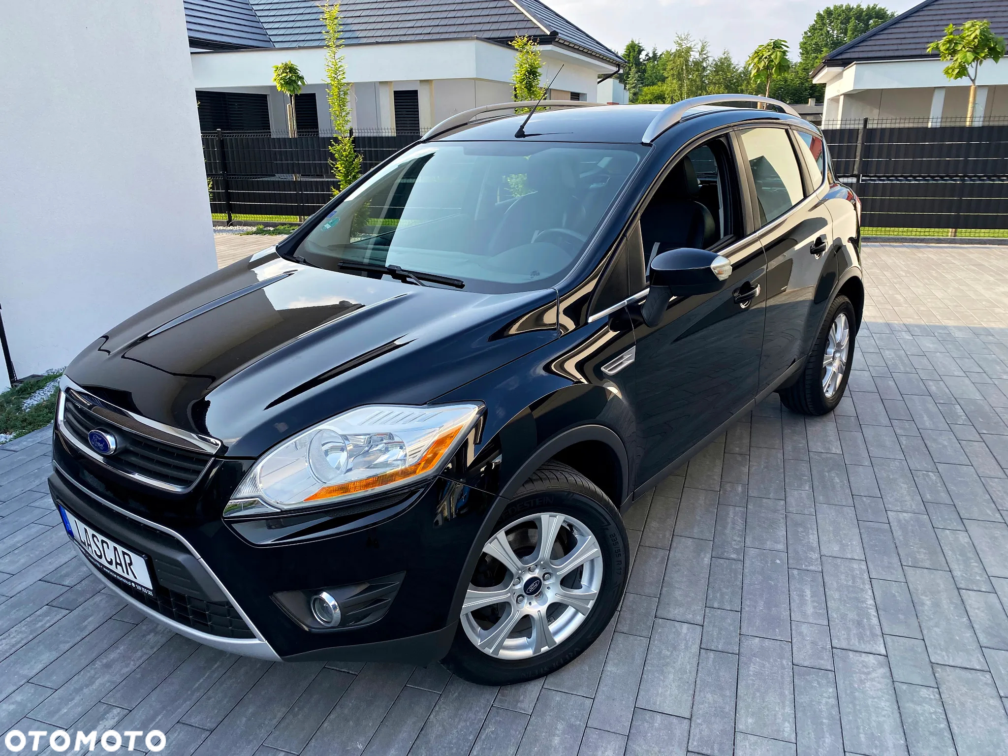 Ford Kuga 2.0 TDCi 2x4 Titanium - 3
