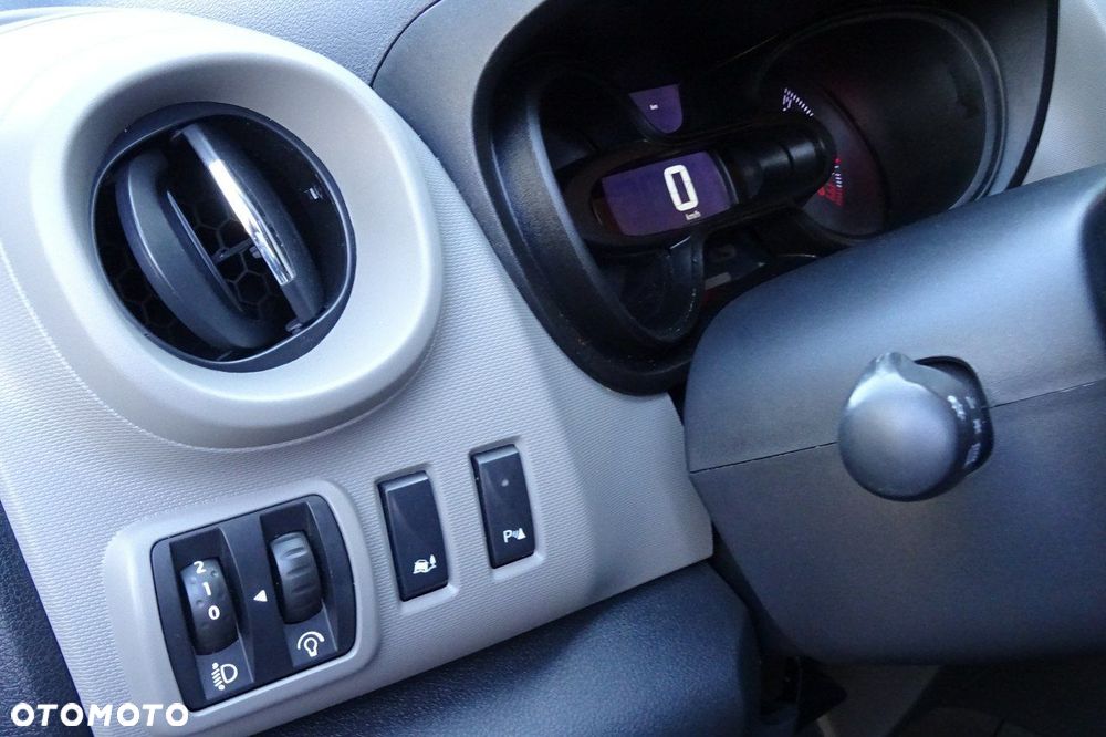 Opel Vivaro - 11