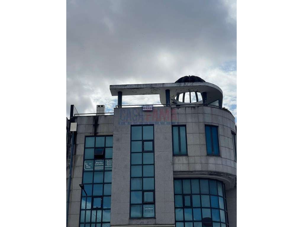 Apartamento T3+1 com 2 terraços, para venda no centro de Santo Tirso - Grande imagem: 3/25