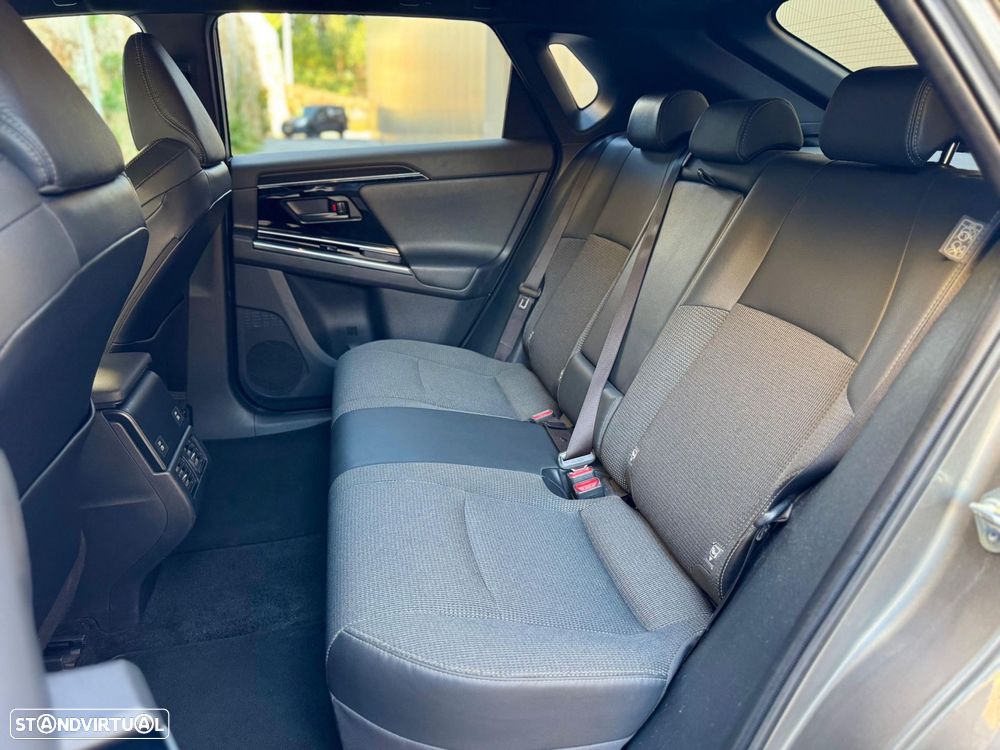 Toyota bZ4X 71,4 kWh Premium AWD - 29
