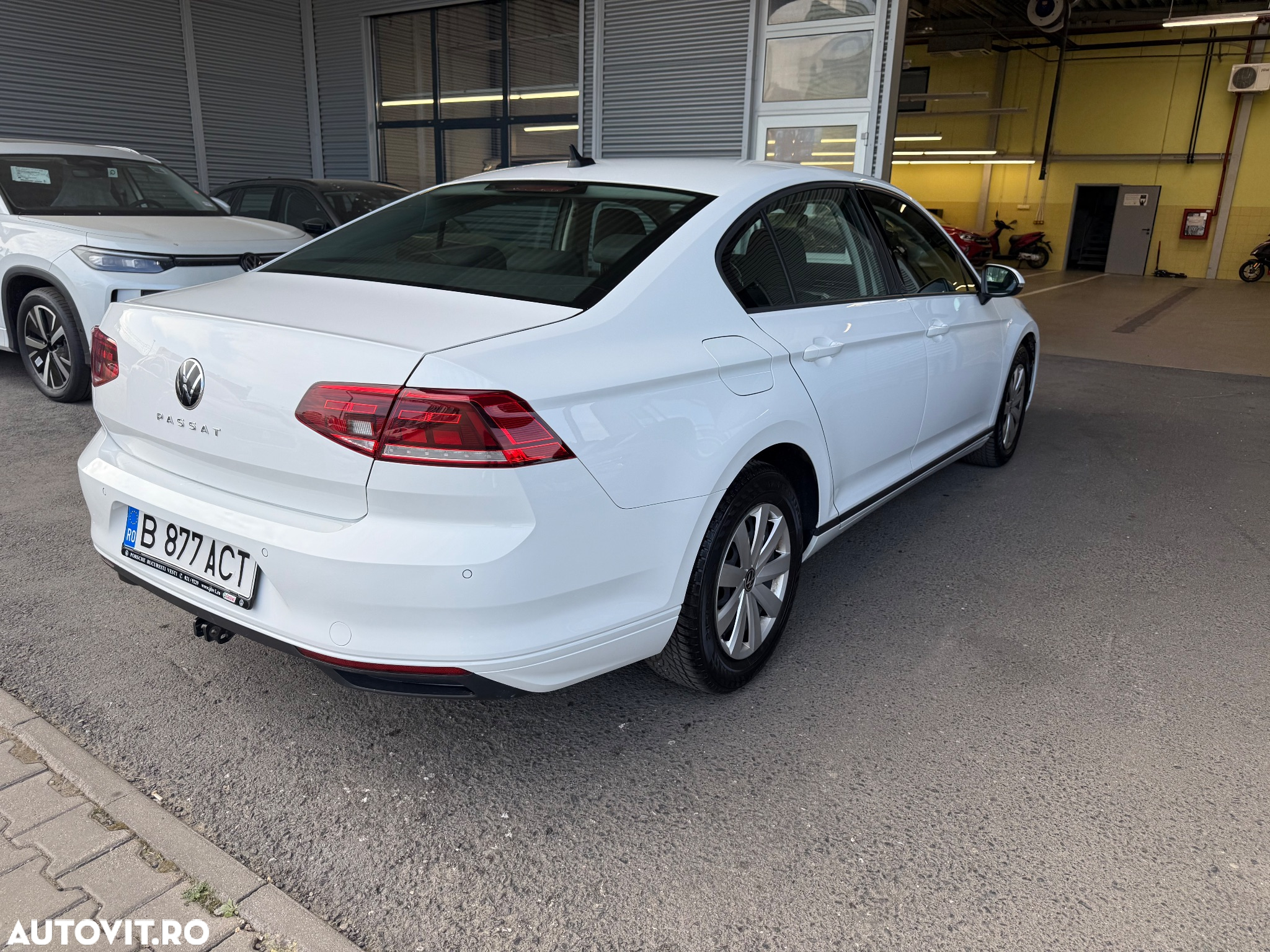 Volkswagen Passat 2.0 TDI DSG Trendline - 3