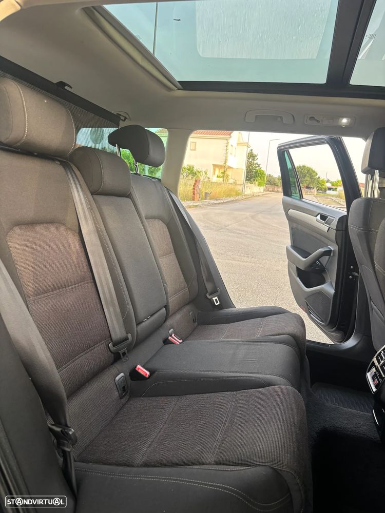 VW Passat Variant 2.0 TDI Confortline - 16