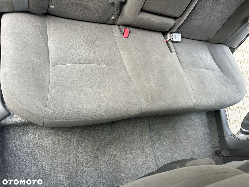 Toyota Prius 1.8 HSD Sol - 19