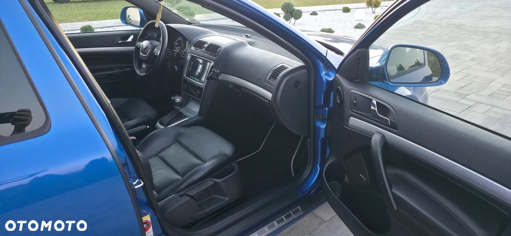 Skoda Octavia 2.0 TDI DPF DSG RS - 13