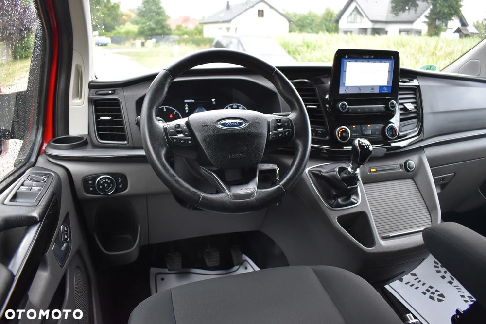 Ford Tourneo Custom - 31