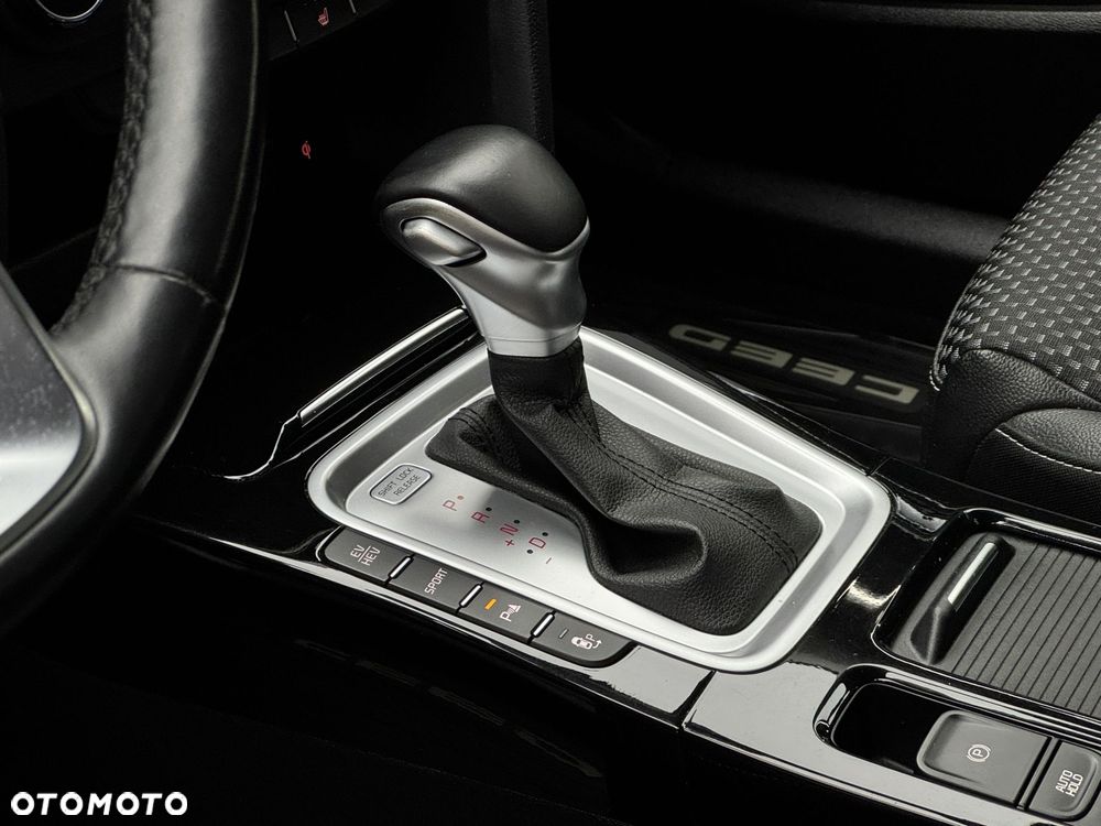Kia Ceed 1.6 GDI PHEV L Business Line DCT - 11