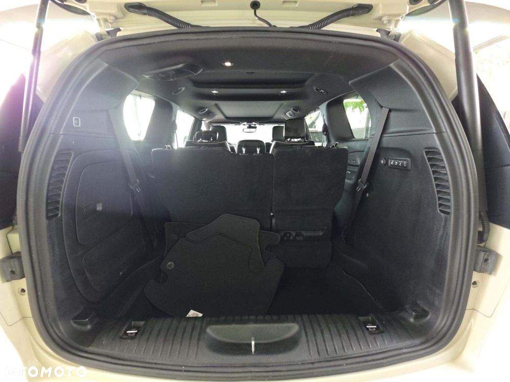 Chrysler Pacifica - 12