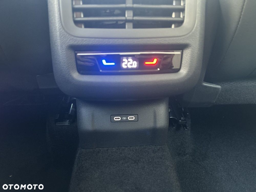 Volkswagen T-Roc - 19