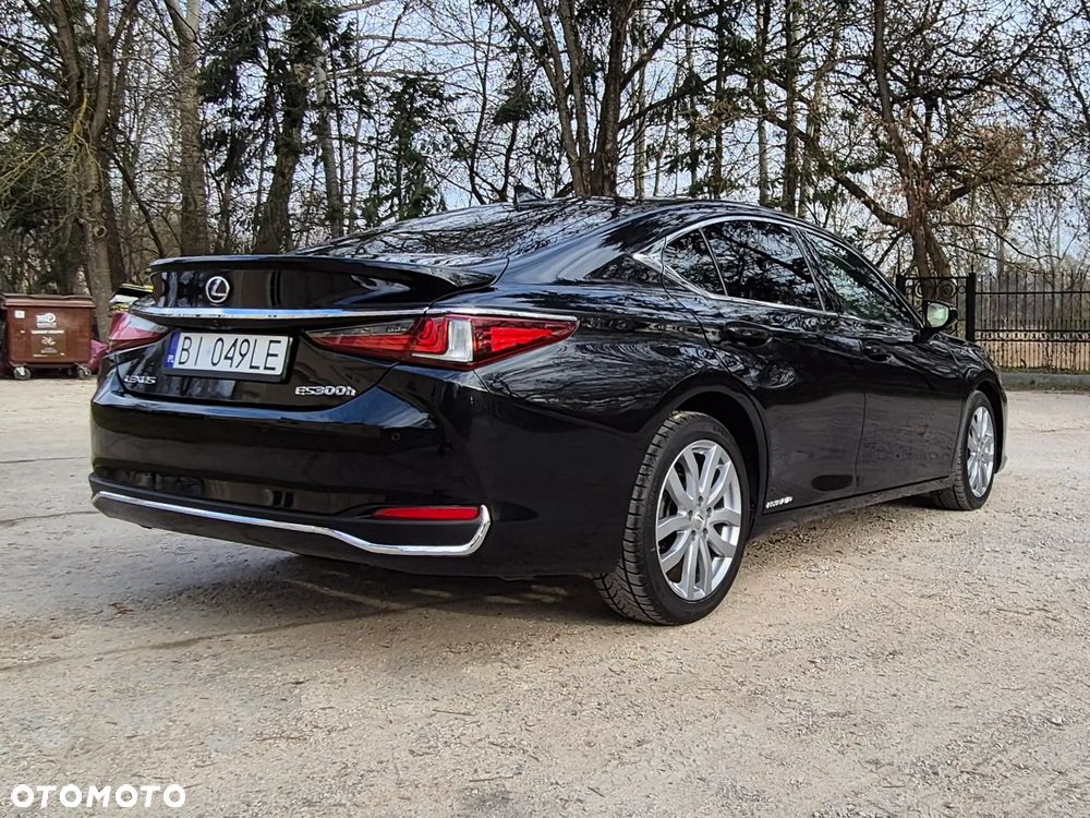 Lexus ES 300h Executive Line - 39