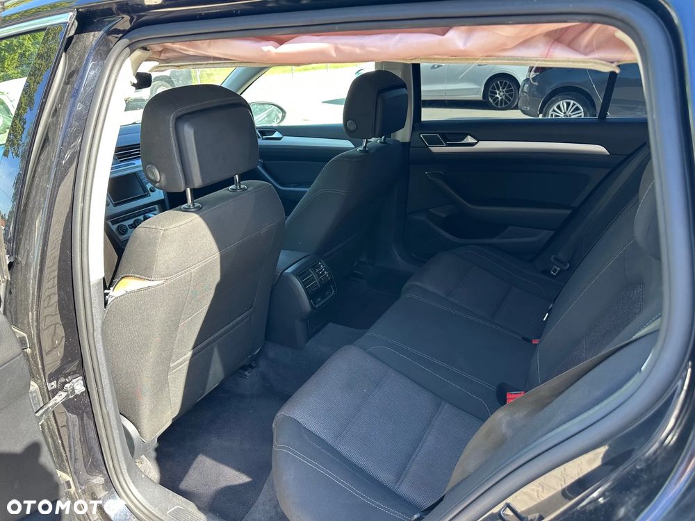 Volkswagen Passat - 9