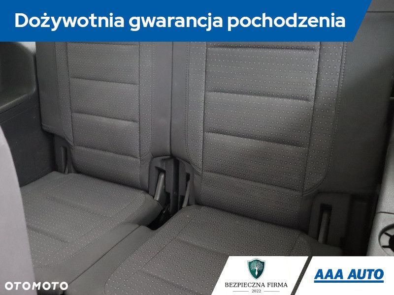 Volkswagen Touran - 21