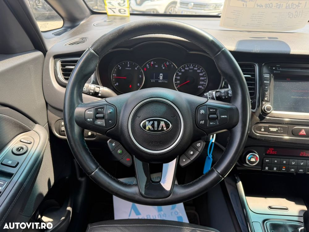 Kia Carens - 15