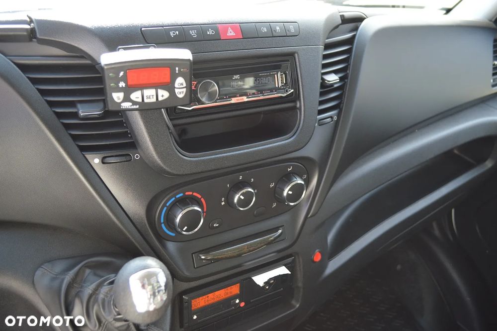 Iveco DAILY 60C15 CHŁODNIA+DRZWI BOCZNE I TYLNE MROŹNIA IZOTERMA - 22