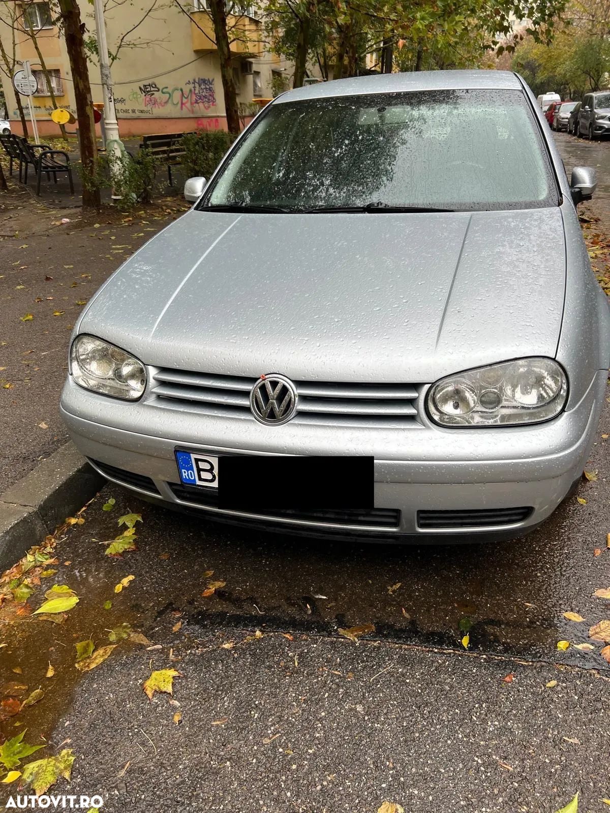 Volkswagen Golf - 1