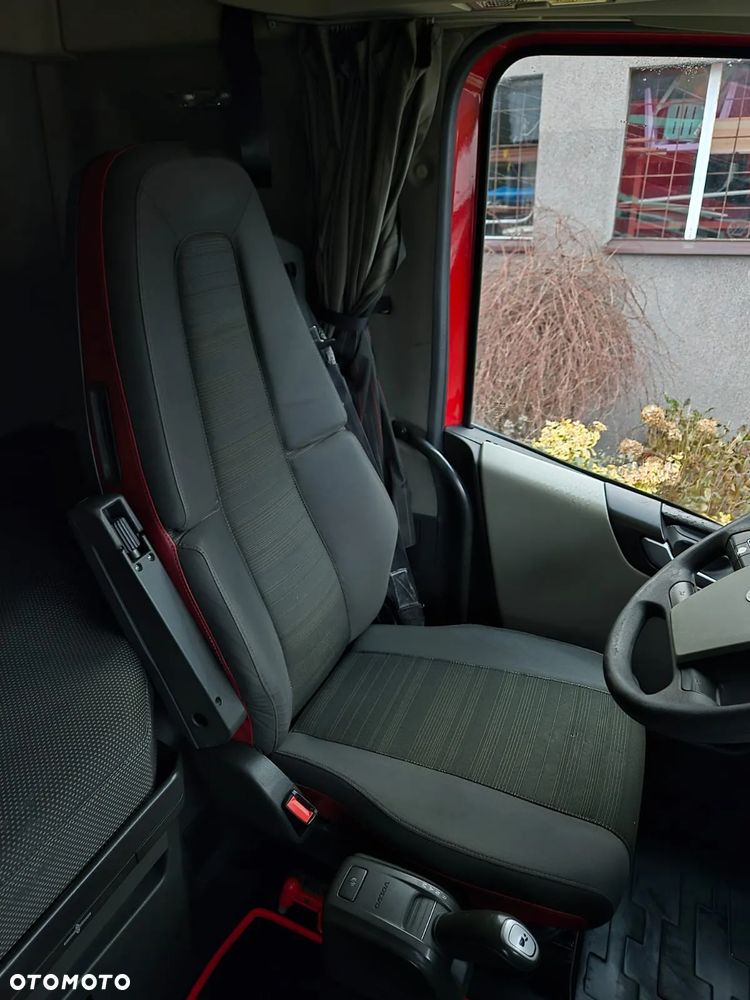 Volvo FH GLOBETROTTER - 32