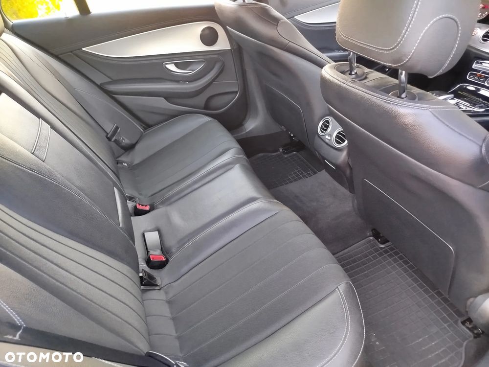 Mercedes-Benz Klasa E 220 d 4-Matic Business Edition 9G-TRONIC - 19
