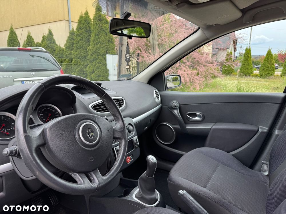 Renault Clio 1.2 16V Expression - 10