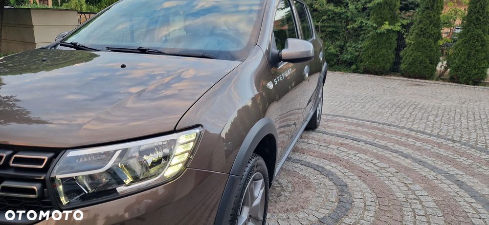 Dacia Sandero 0.9 TCe SL Celebration - 12