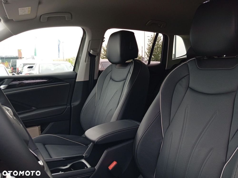 Volkswagen Tiguan - 12