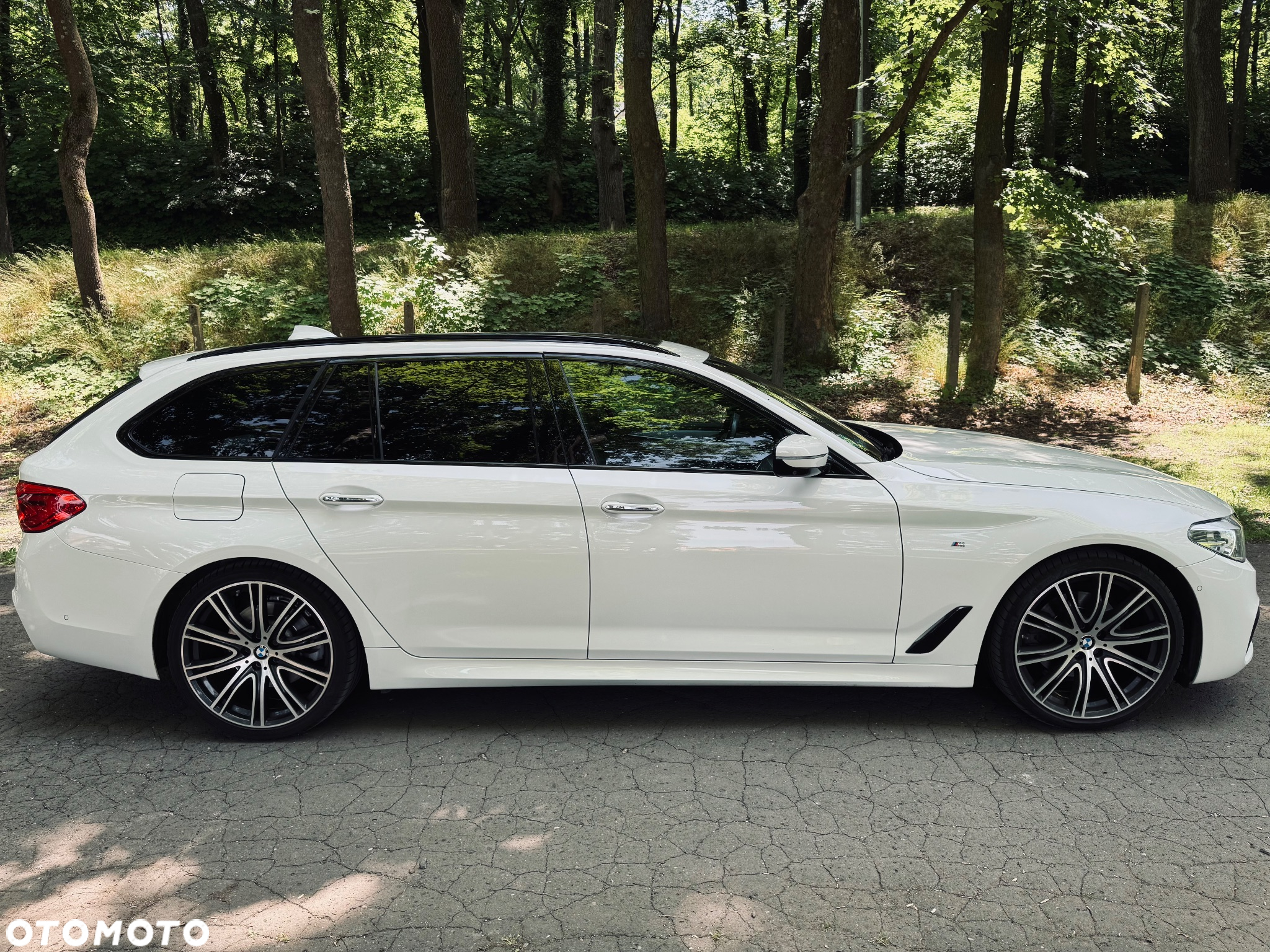 BMW Seria 5 520d Touring M Sport Edition - 9