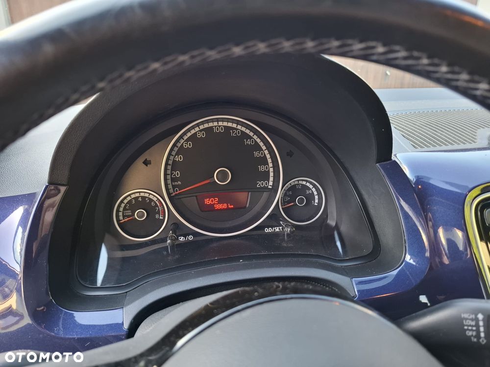 Volkswagen up! - 9