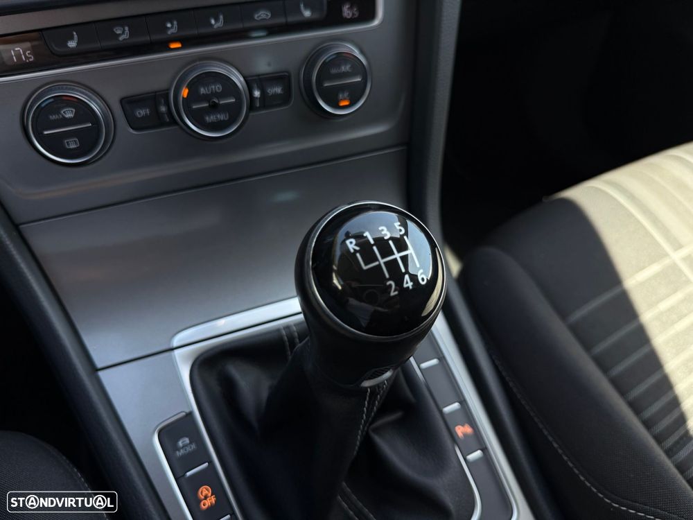 VW Golf 2.0 TDI Highline - 37