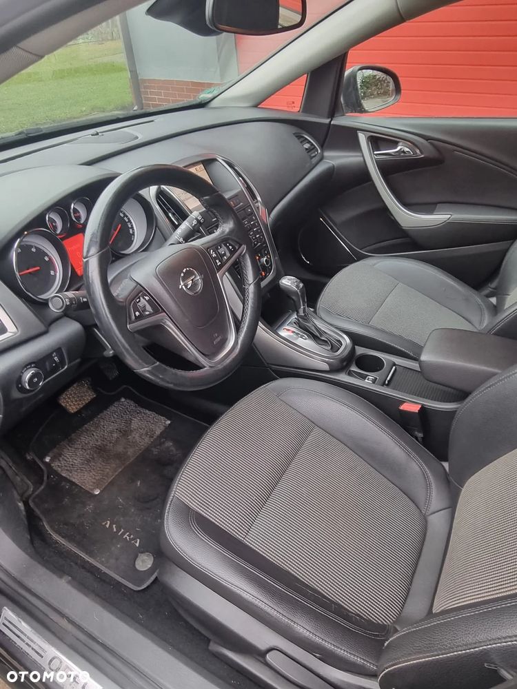 Opel Astra 2.0 CDTI DPF Sports Tourer Automatik Design Edition - 13